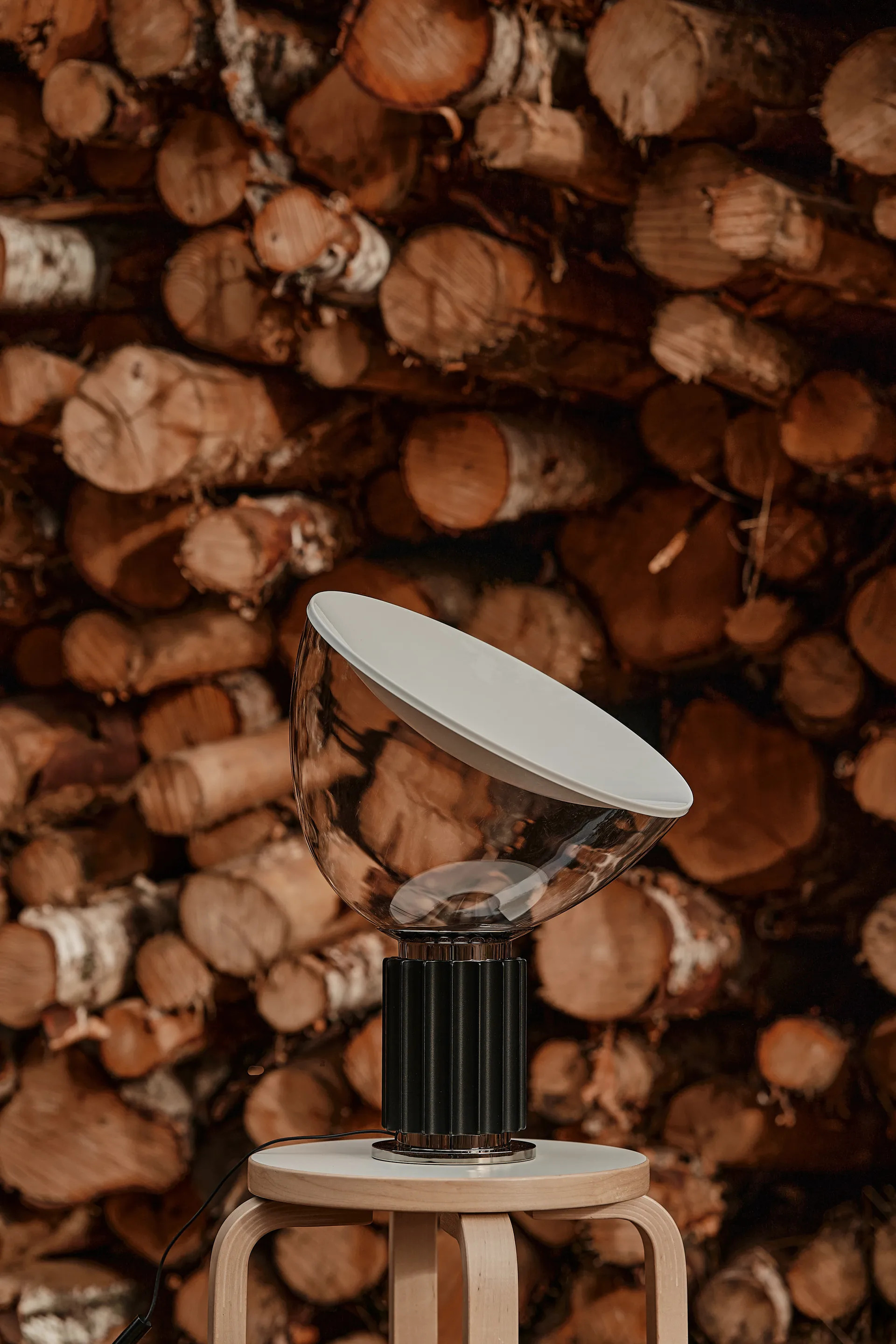 Lámpara de mesa Taccia Small LED 48,5 cm, Negro, cúpula de cristal Flos