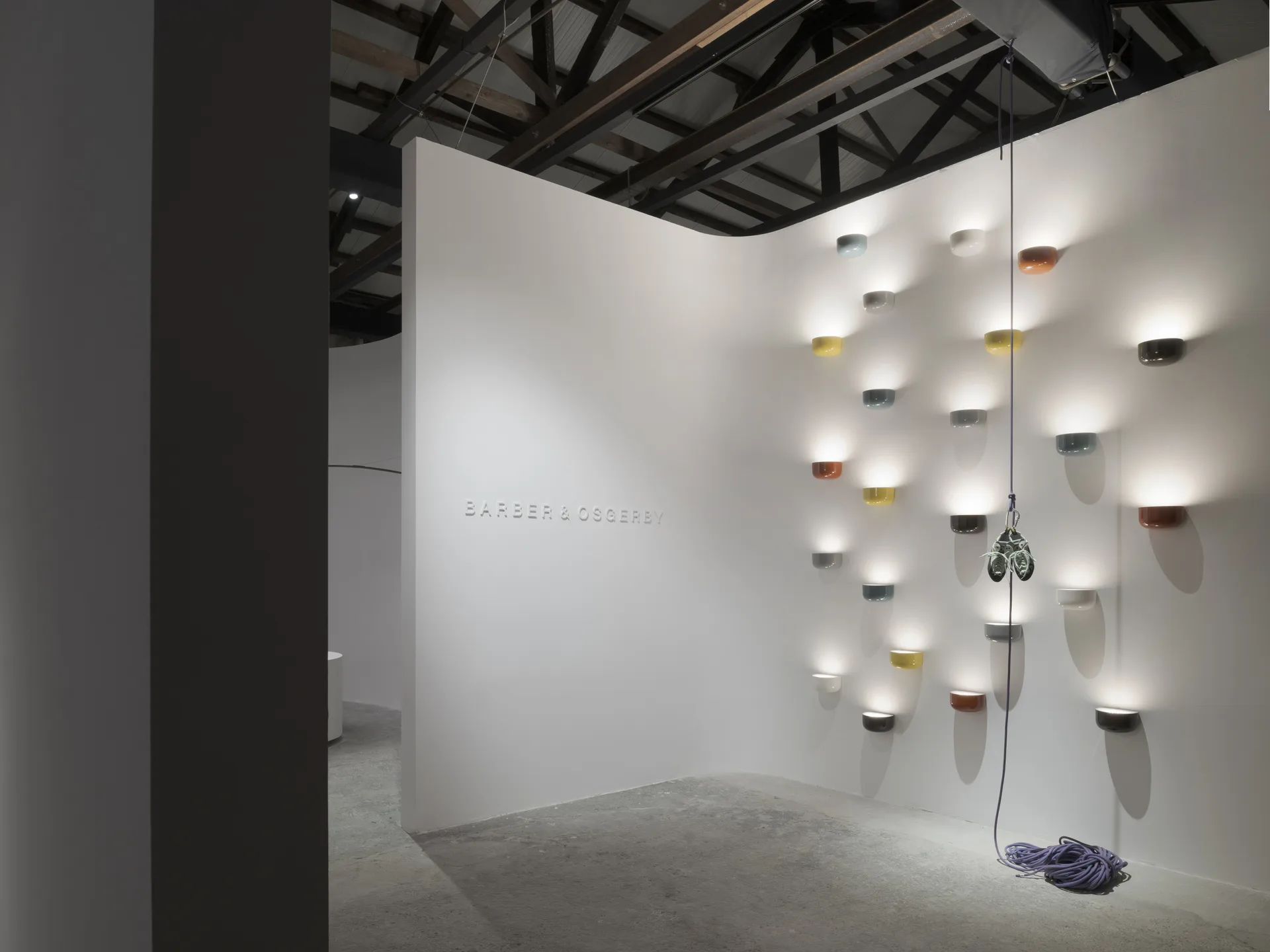 Lámpara de pared Bellhop Wall Up, Grey Flos