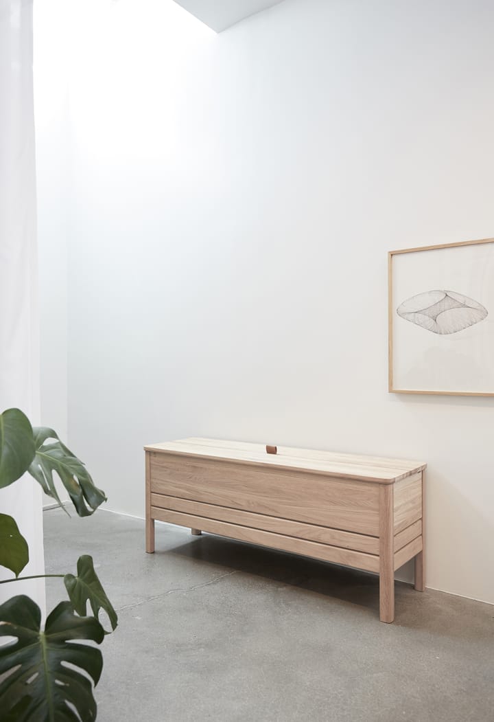 Banco con almacenamiento A Line 111 cm, Roble blanco Form & Refine