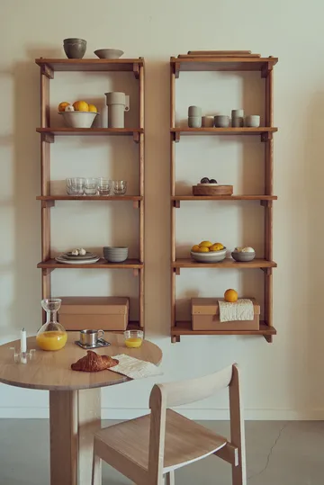 Estante de pared Beam Shelf - Deep brown pine, 60x167x25 cm - Form & Refine