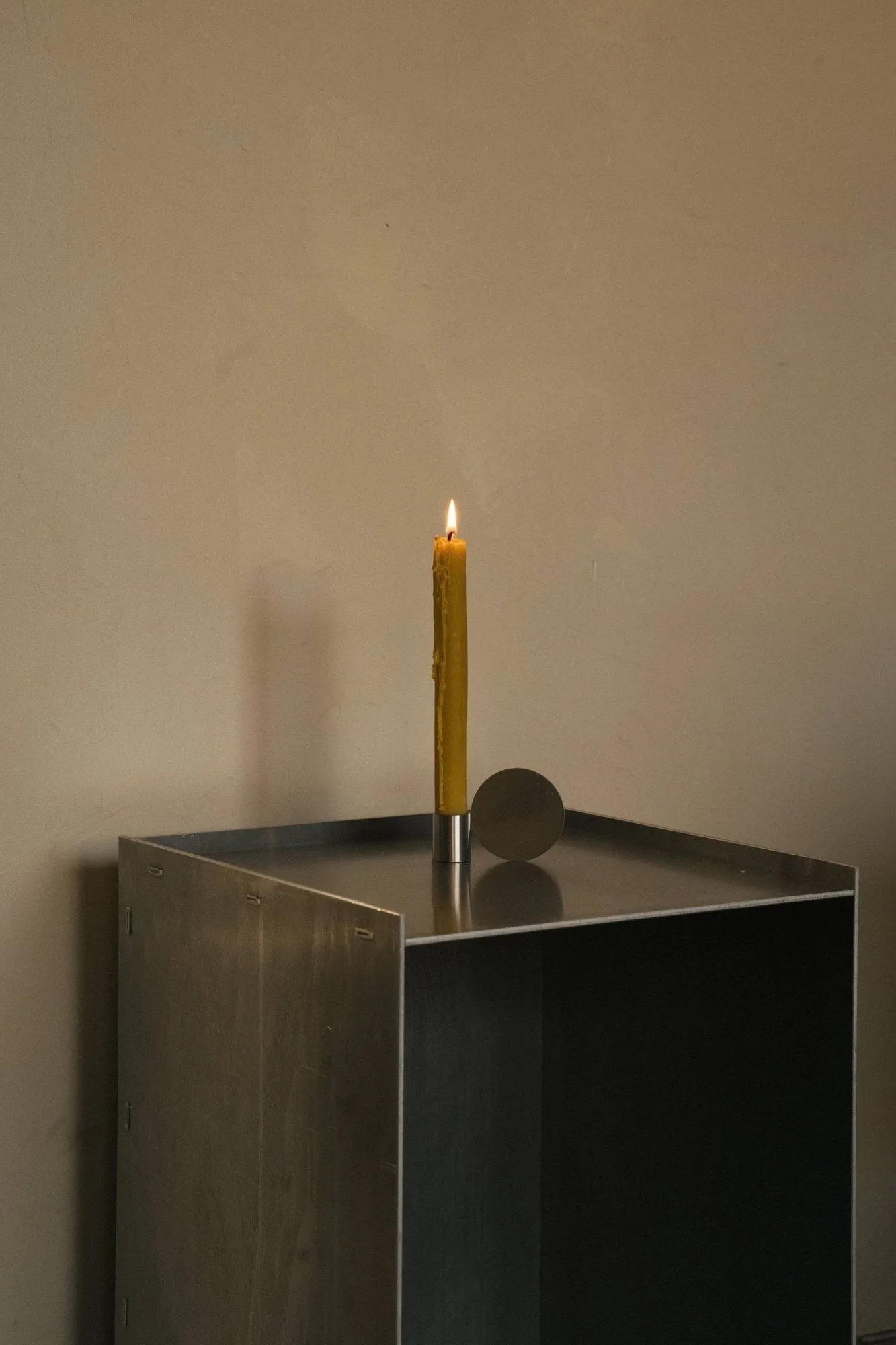Candelabro Fundament, Form 3, acero inoxidable, 2,5x8,5x6 cm FRAMA