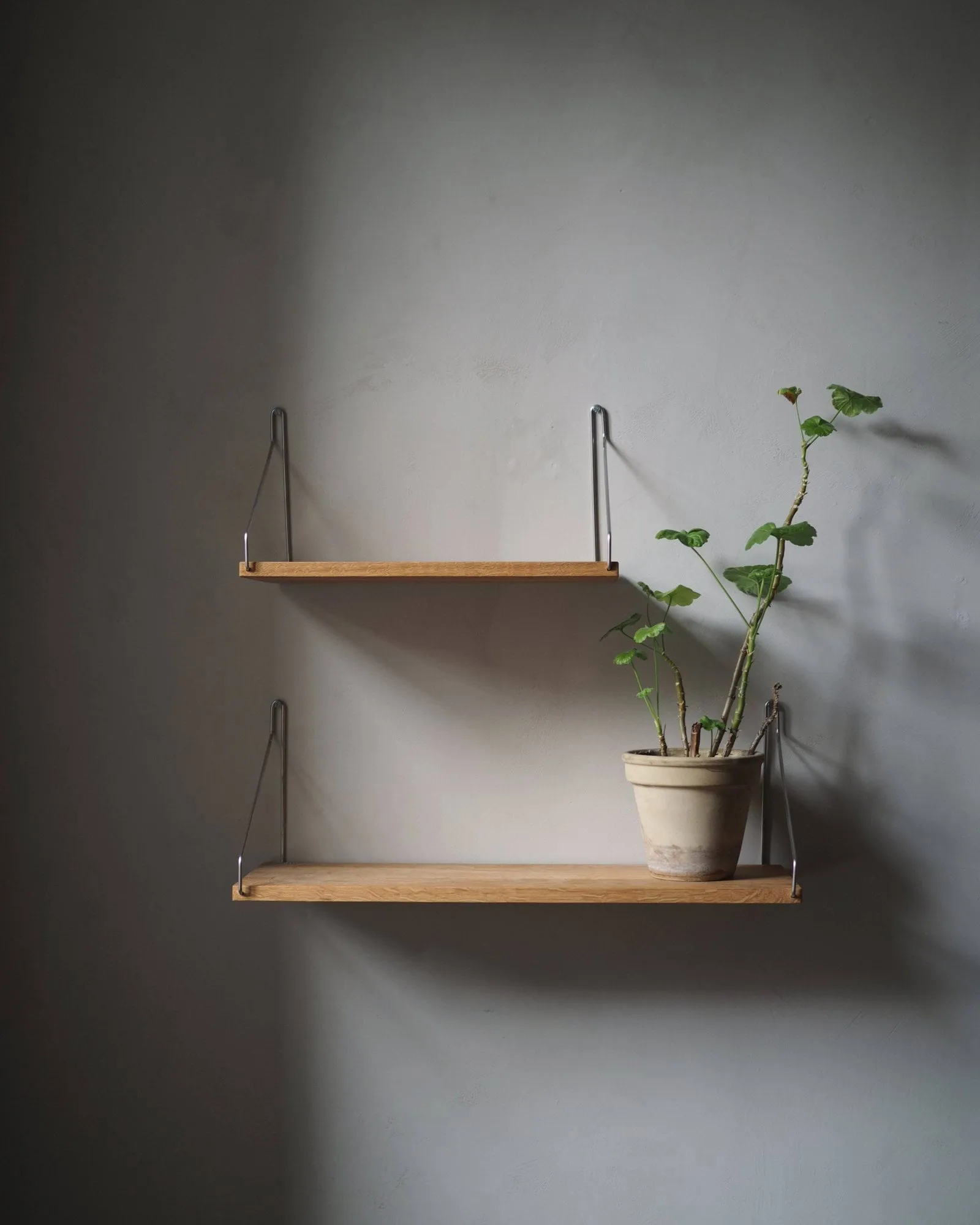 Estante de pared Single Shelf, Roble-acero inoxidable, 60x20 cm FRAMA