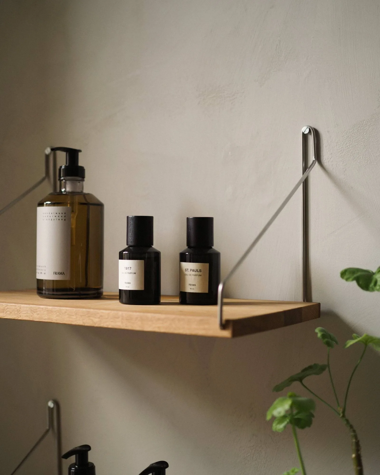 Estante de pared Single Shelf, Roble-acero inoxidable, 80x27 cm FRAMA