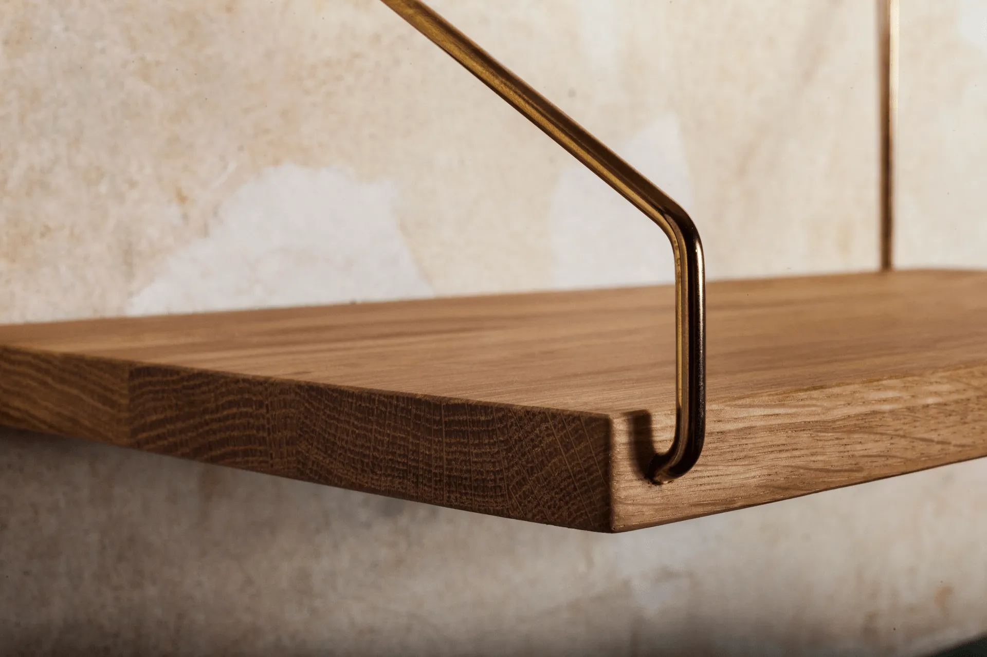 Estante de pared Single Shelf, Roble-latón, 40x20 cm FRAMA