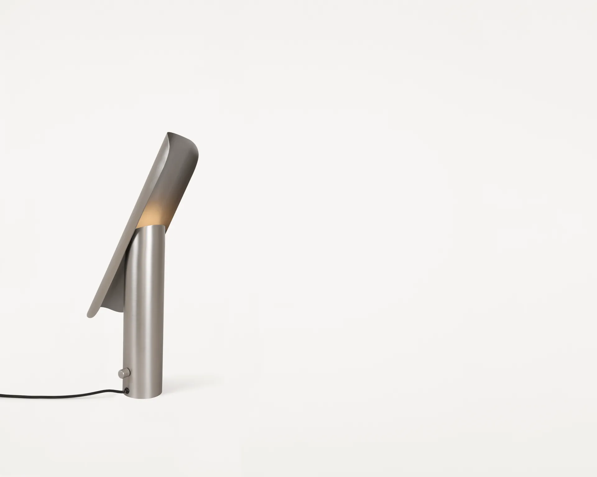 Lámpara de mesa T Lamp, Acero FRAMA