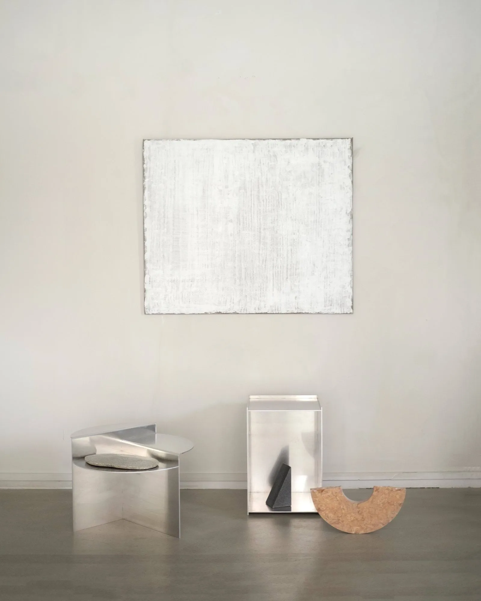 Mesa auxiliar Rivet, Aluminio, Ø51,3x40 cm FRAMA