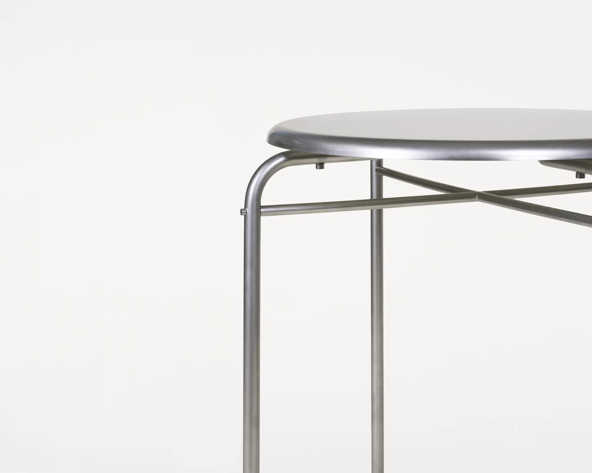 Mesa Petit Rond, Acero inoxidable, Ø65x73 cm FRAMA