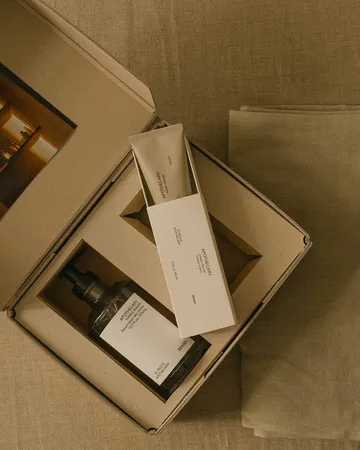 Set de regalo FRAMA de jabón de manos + crema de manos - Apothecary - FRAMA