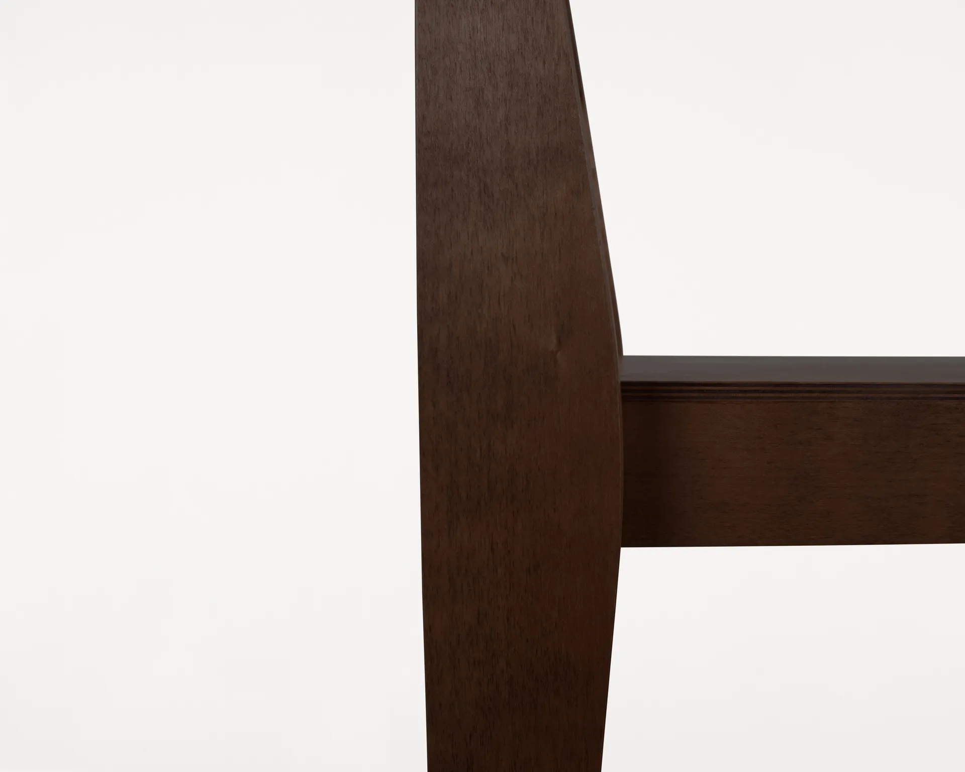 Silla Chair 01, Abedul marrón oscuro FRAMA