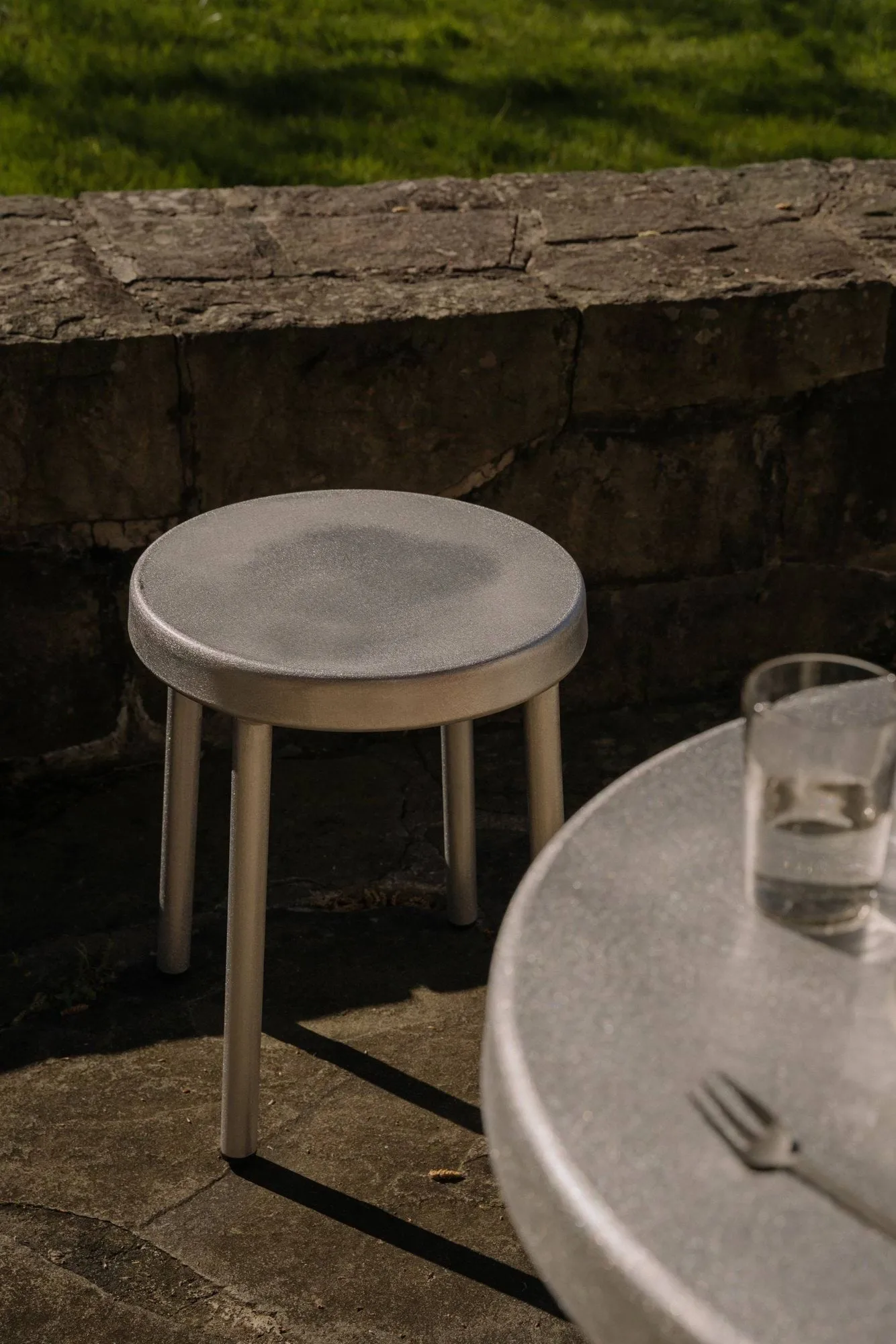 Taburete redondo Tasca, Aluminio, altura: 46 cm FRAMA