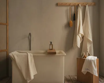 Toalla de baño Light Towel 150x100 cm - Bone white (blanco) - FRAMA