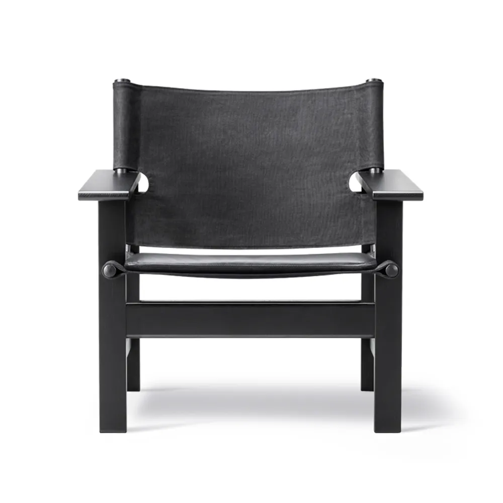 Butaca The Canvas Chair, Canvas negro - roble lacado negro, incl. cojín de cuero negro Fredericia Furniture