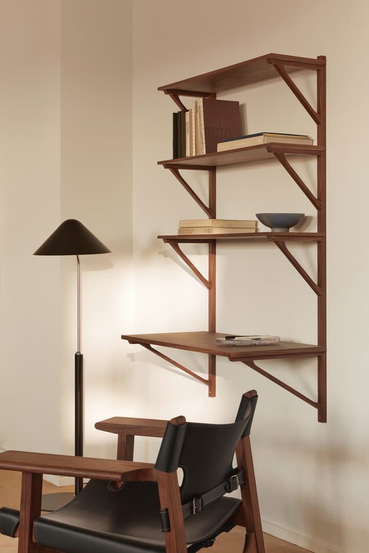 Estantería con escritorio BM29, 78x134 cm, Walnut lacquer Fredericia Furniture