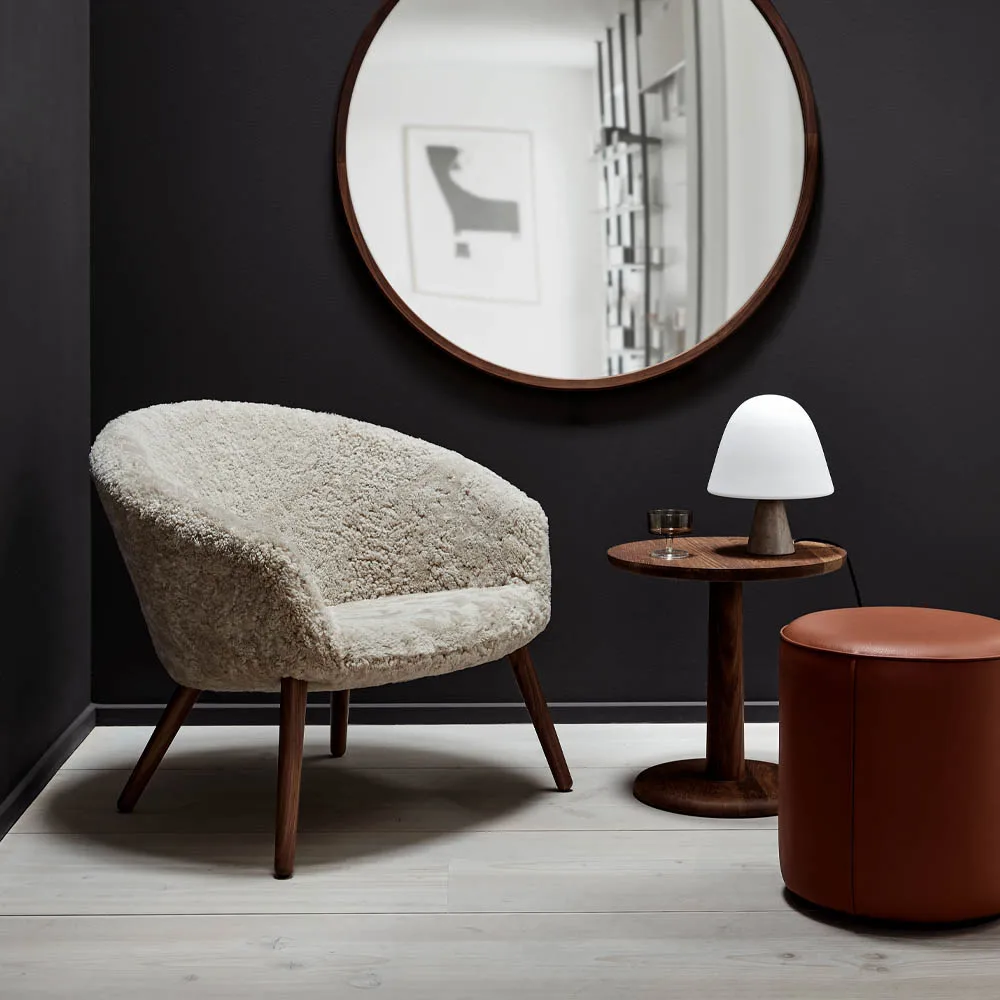 Lámpara de mesa Meadow, Opal – dark atlantico limestone Fredericia Furniture