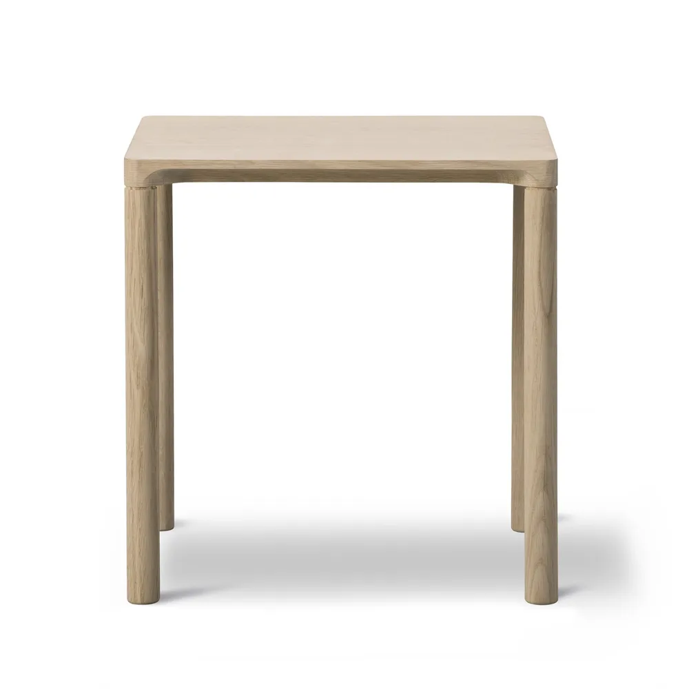 Mesa auxiliar Piloti 6705, Roble jabonado – altura 35 cm Fredericia Furniture