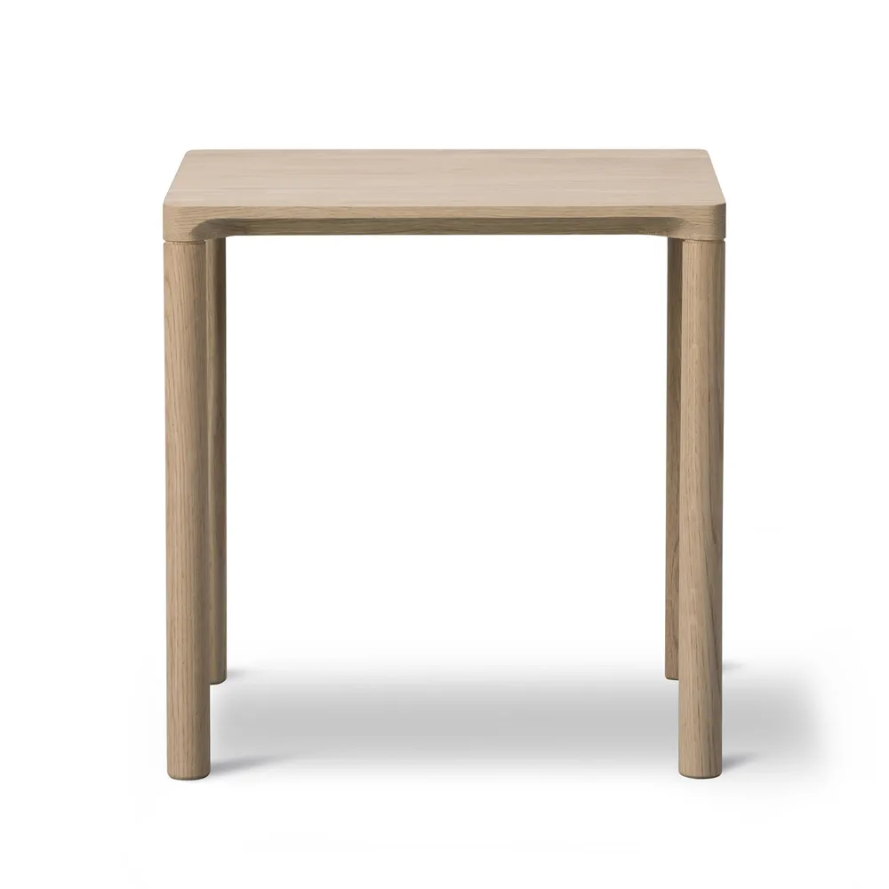 Mesa auxiliar Piloti 6705, Roble lacado - altura 35 cm Fredericia Furniture