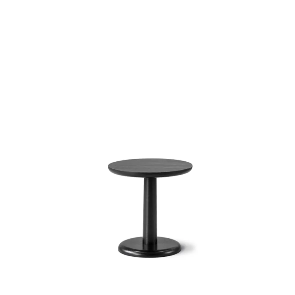 Mesa auxiliar Pon, Roble lacado negro, Ø40 cm Fredericia Furniture