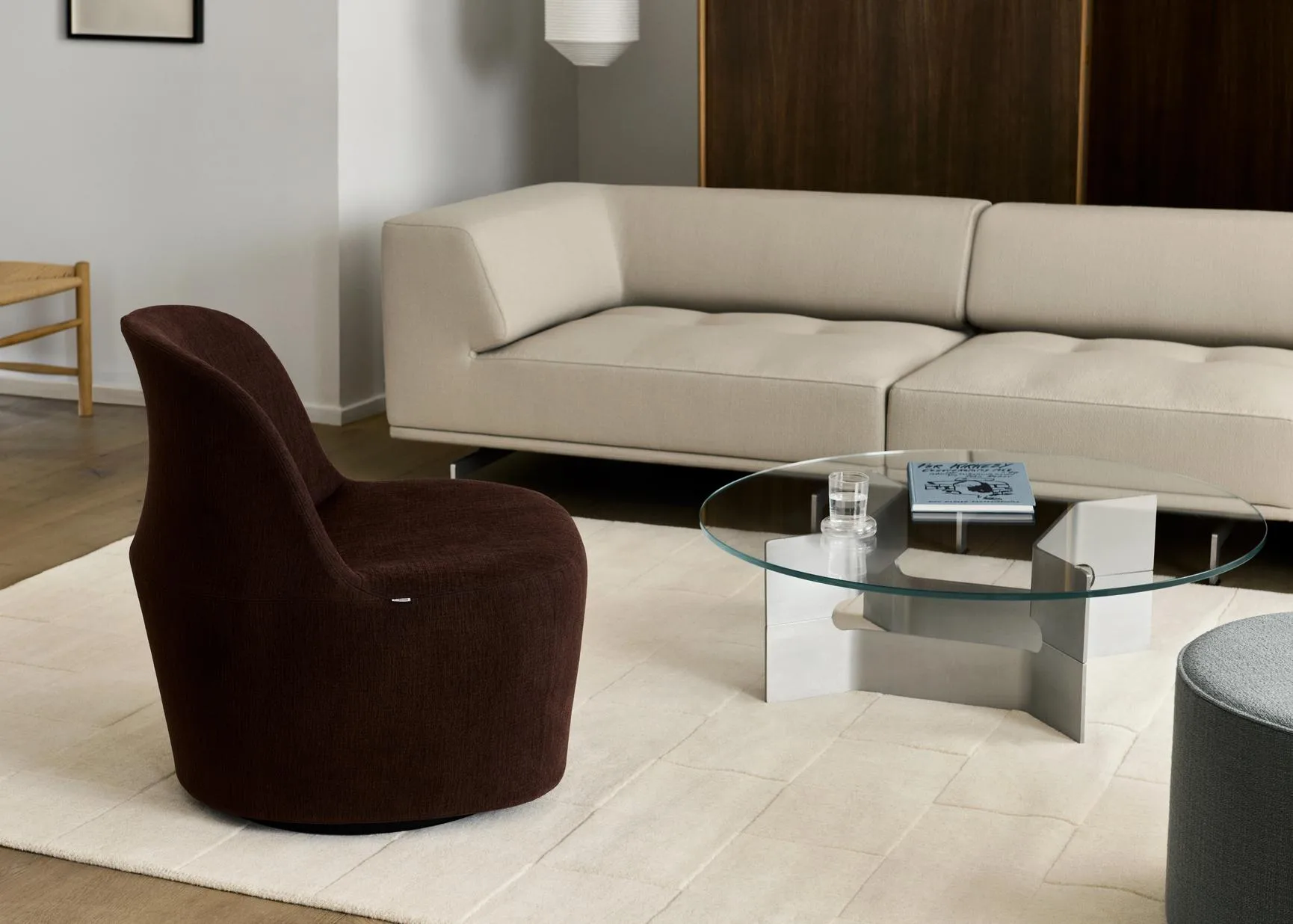 Mesa de centro JG Ø98 cm, Aluminio cepillado con acabado de vidrio Fredericia Furniture