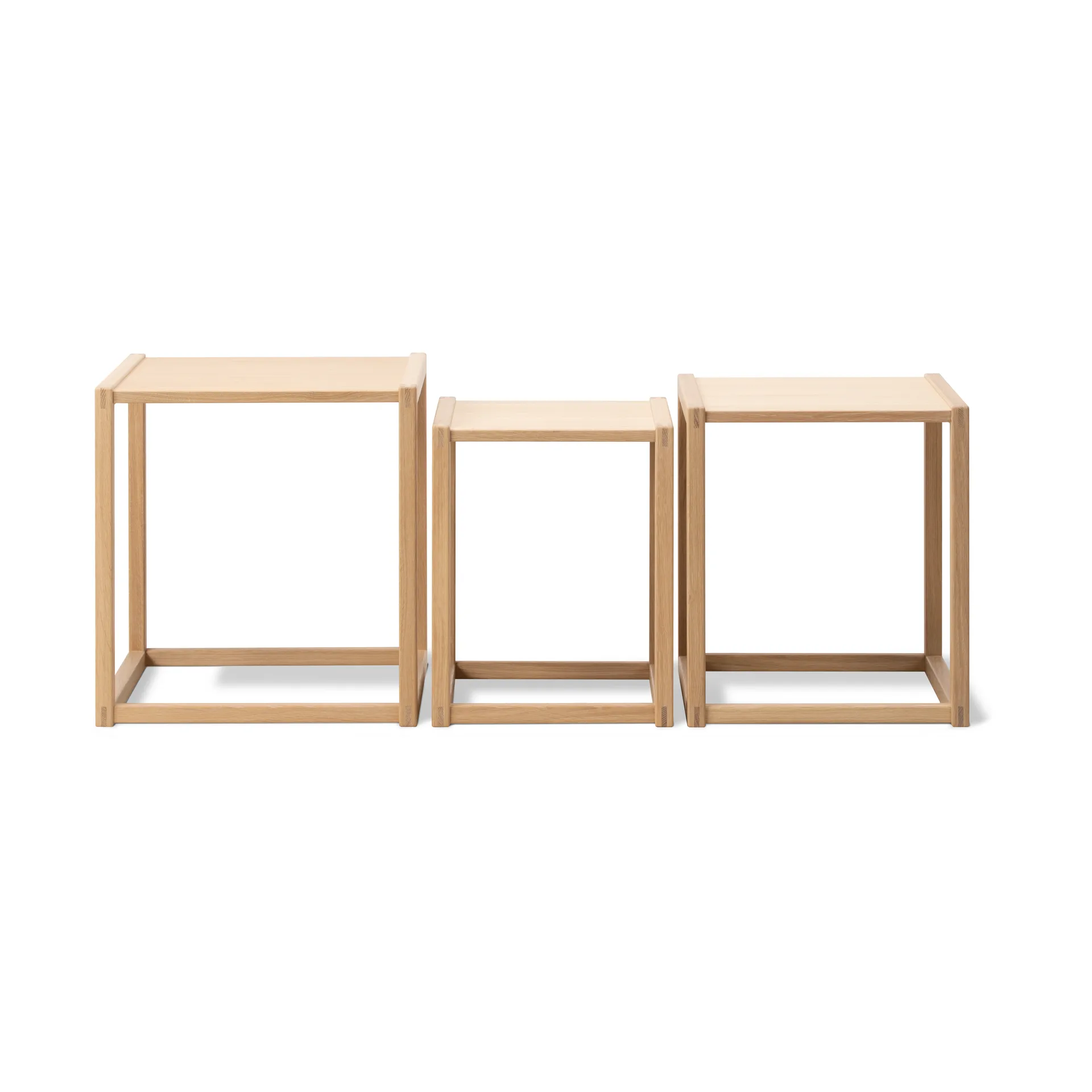 Mesas nido BM375, 3 piezas, Roble claro aceitado Fredericia Furniture