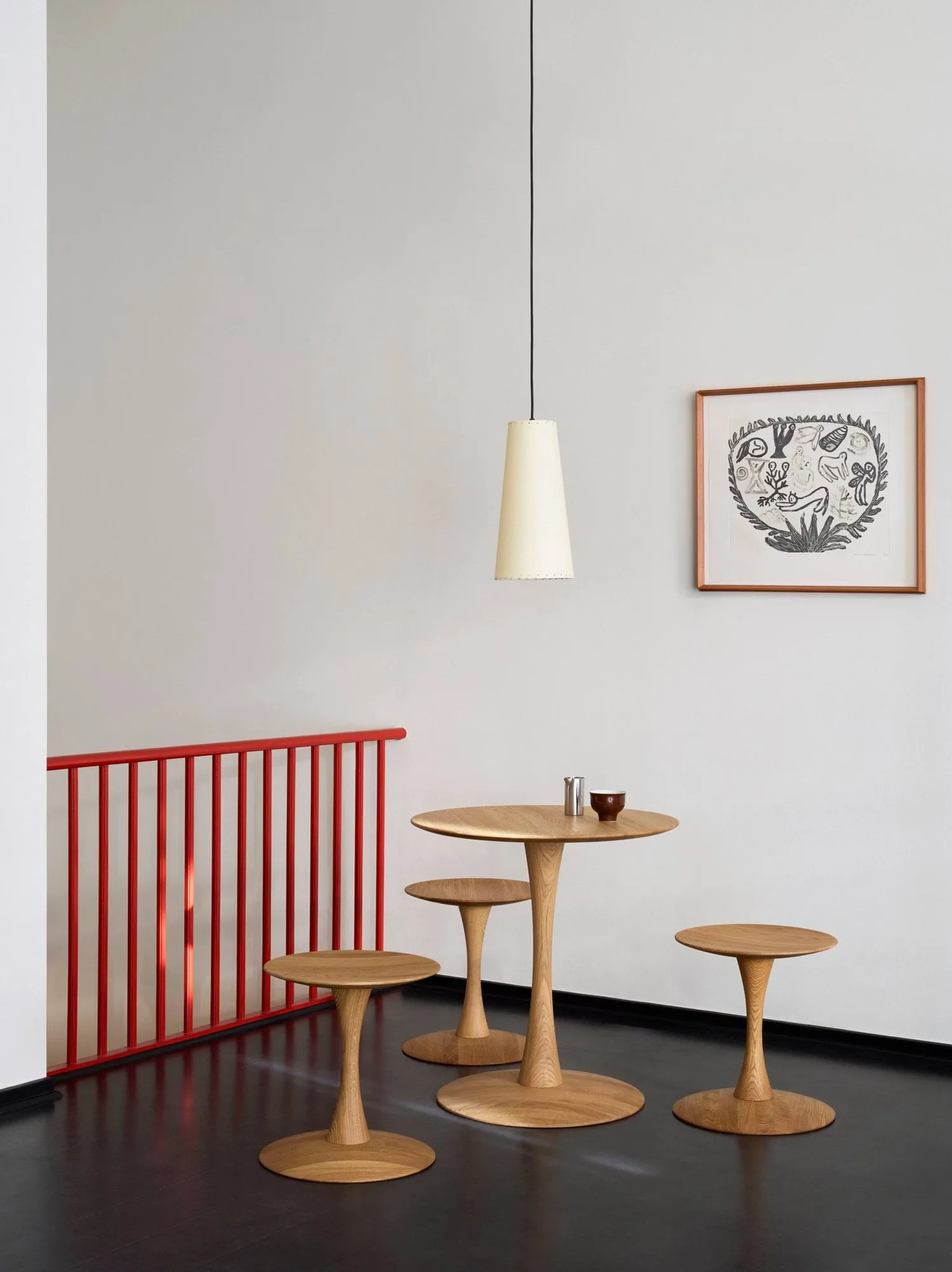 ND107 Trisse mesa de comedor, Roble aceitado, Ø75x73 cm Fredericia Furniture