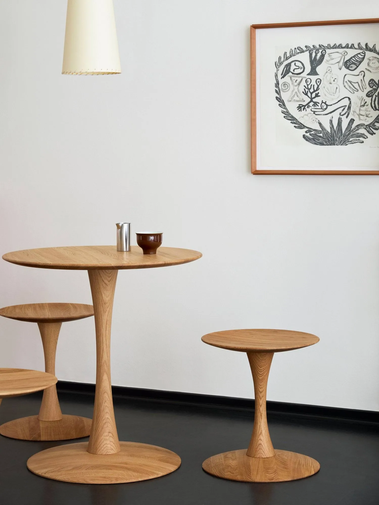 ND107 Trisse mesa de comedor, Roble aceitado, Ø75x73 cm Fredericia Furniture