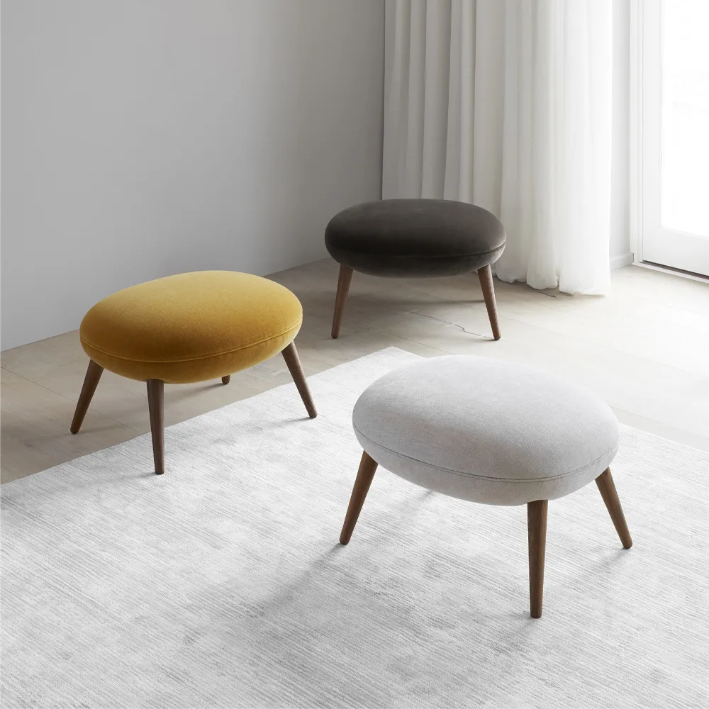Reposapiés Swoon Ottoman , Harald 3 182-roble ahumado Fredericia Furniture