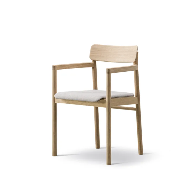 Silla con brazos Post 3446  - Sunniva 717 - roble aceitado claro - Fredericia Furniture