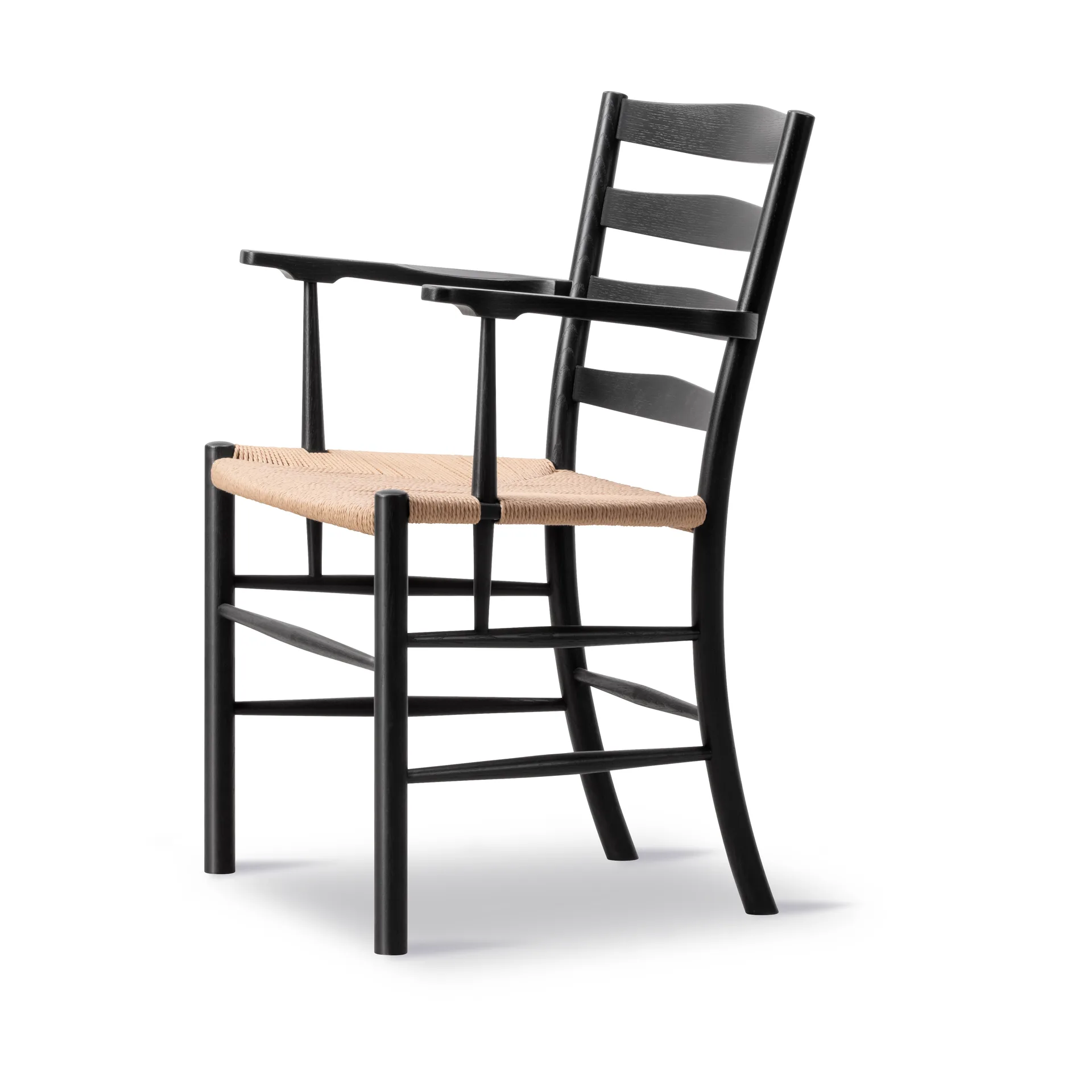 Silla con reposabrazos Klint, Trenzado natural - roble pintado negro Fredericia Furniture