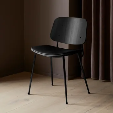 Silla de madera Søborg 3051 con asiento tapizado - Cuero Omni negro-negrolacado. roble - Fredericia Furniture