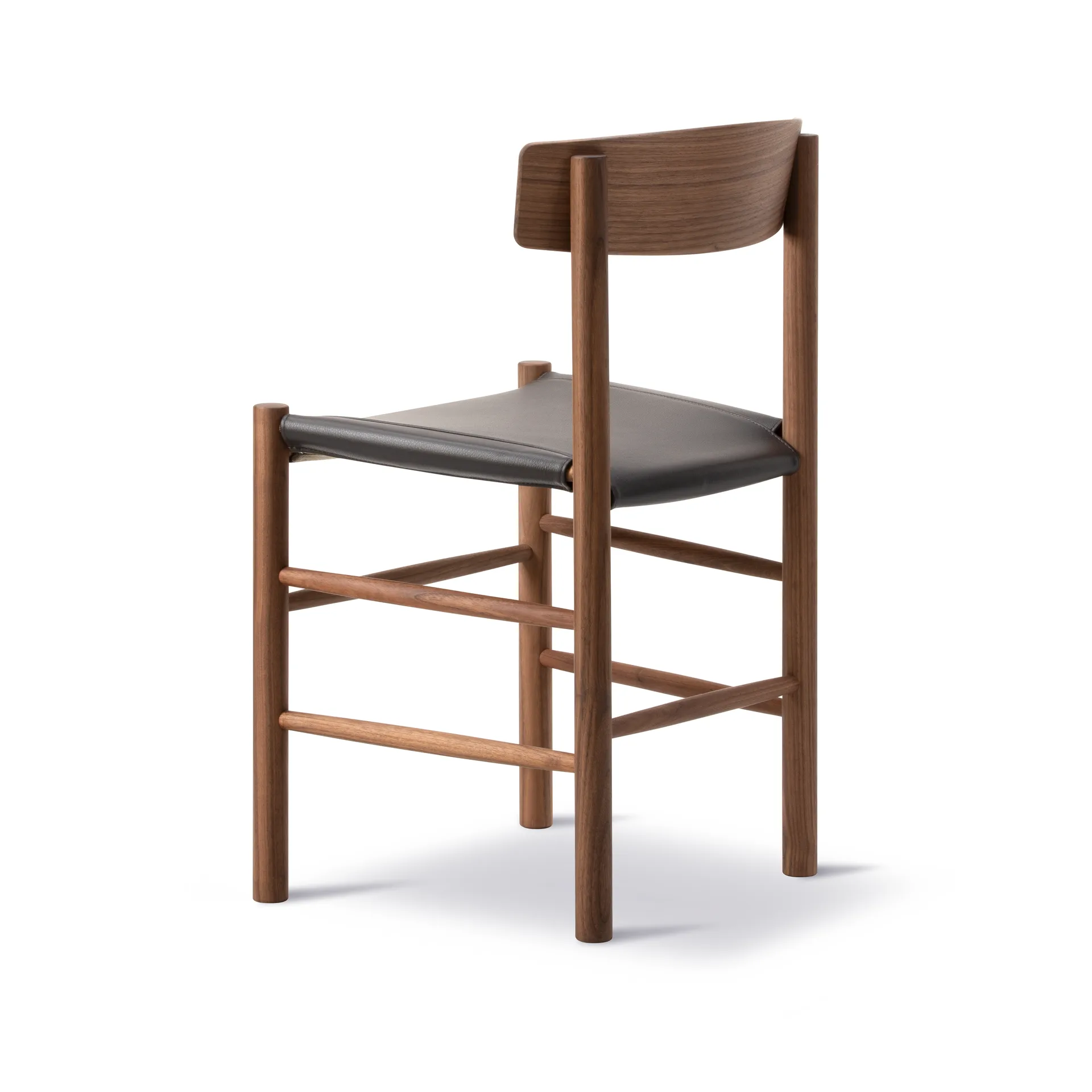Silla J39, Aceite nogal-cuero Omni 377 marrón oscuro Fredericia Furniture