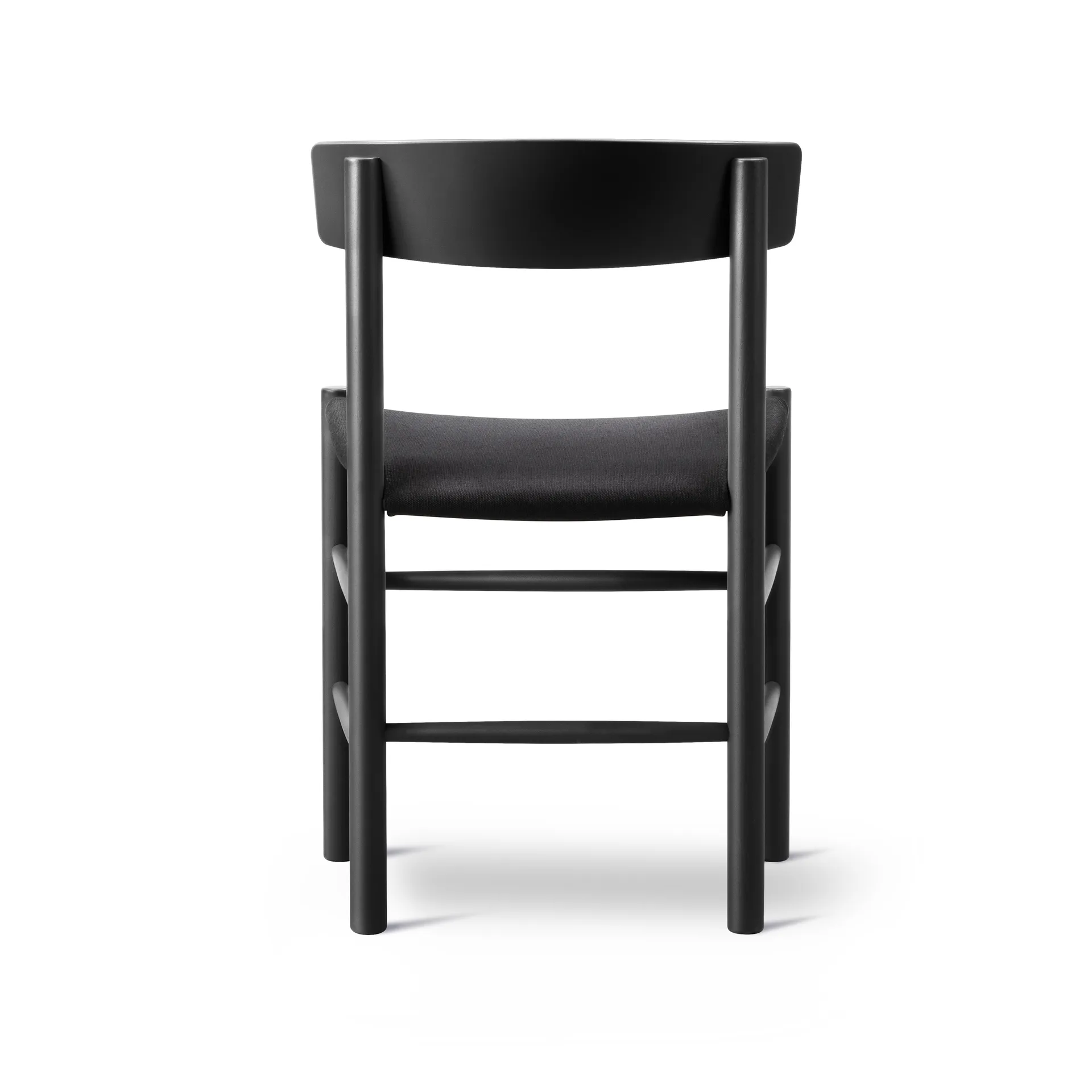 Silla J39, Haya lacada en negro-black canvas Fredericia Furniture