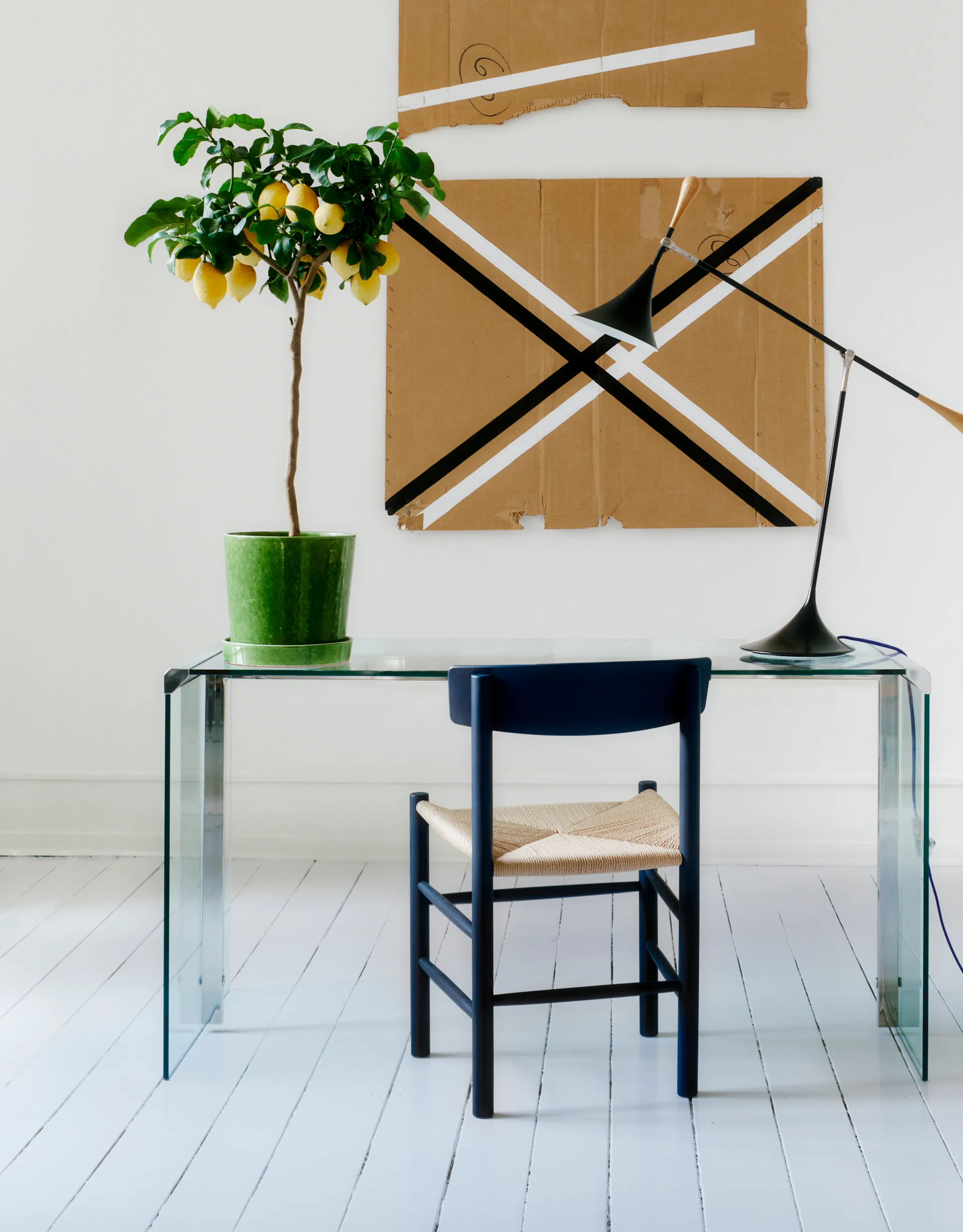 Silla J39, Indigo blue-trenzado natural Fredericia Furniture