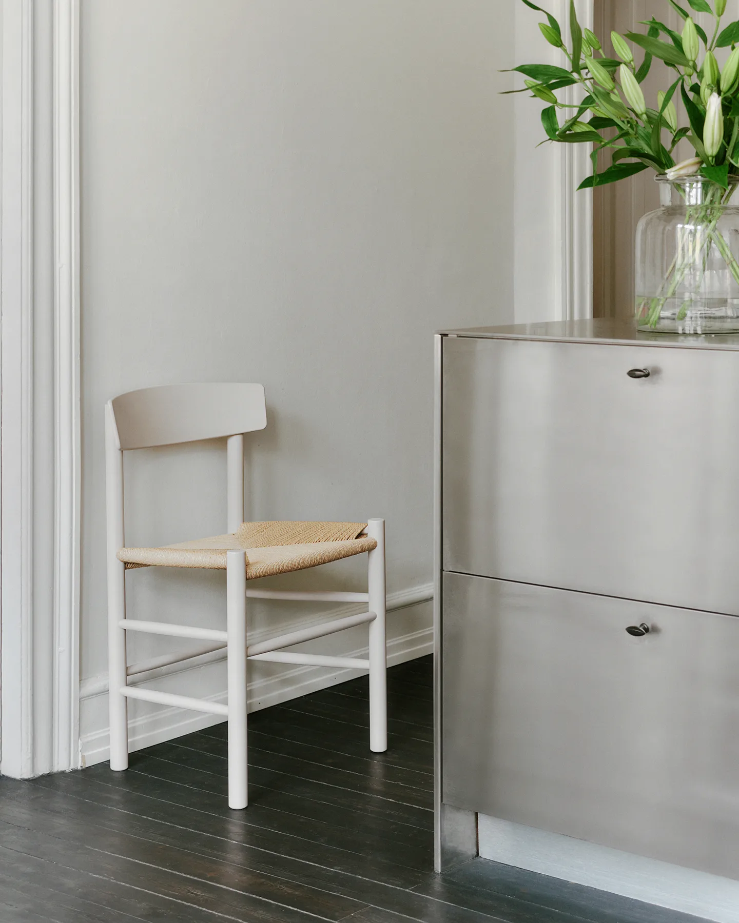 Silla J39, Pebble grey-trenzado natural Fredericia Furniture