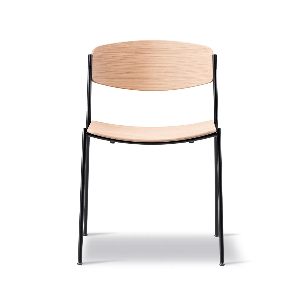 Silla Lynderup 3080, Roble lacado - estructura de acero negro Fredericia Furniture