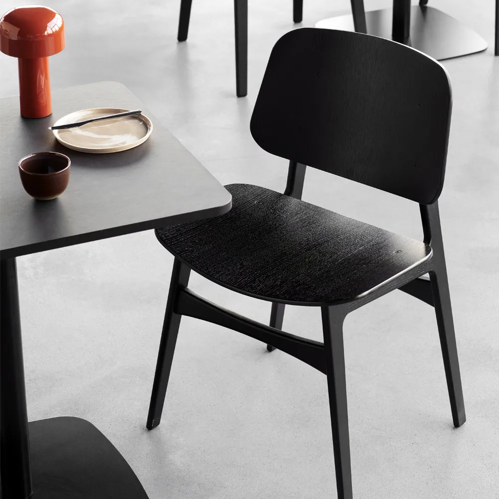 Silla Søborg wood, Roble lacado negro - estructura de roble lacado negro Fredericia Furniture