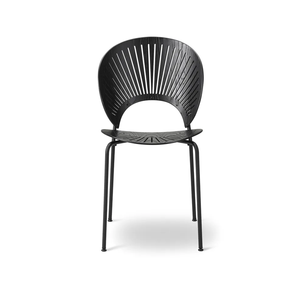 Silla Trinidad 3398, Fresno teñido negro-flint Fredericia Furniture