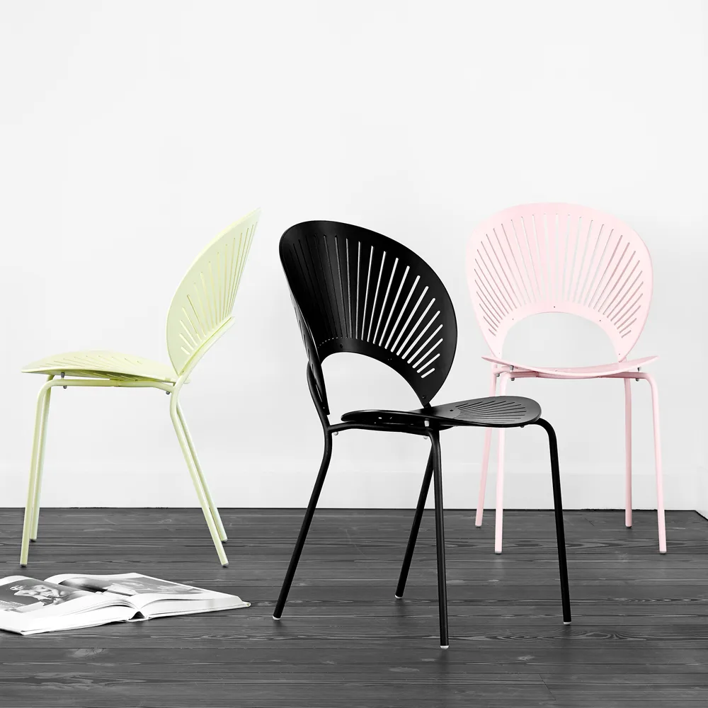 Silla Trinidad 3398, Fresno teñido negro - patas cromadas Fredericia Furniture