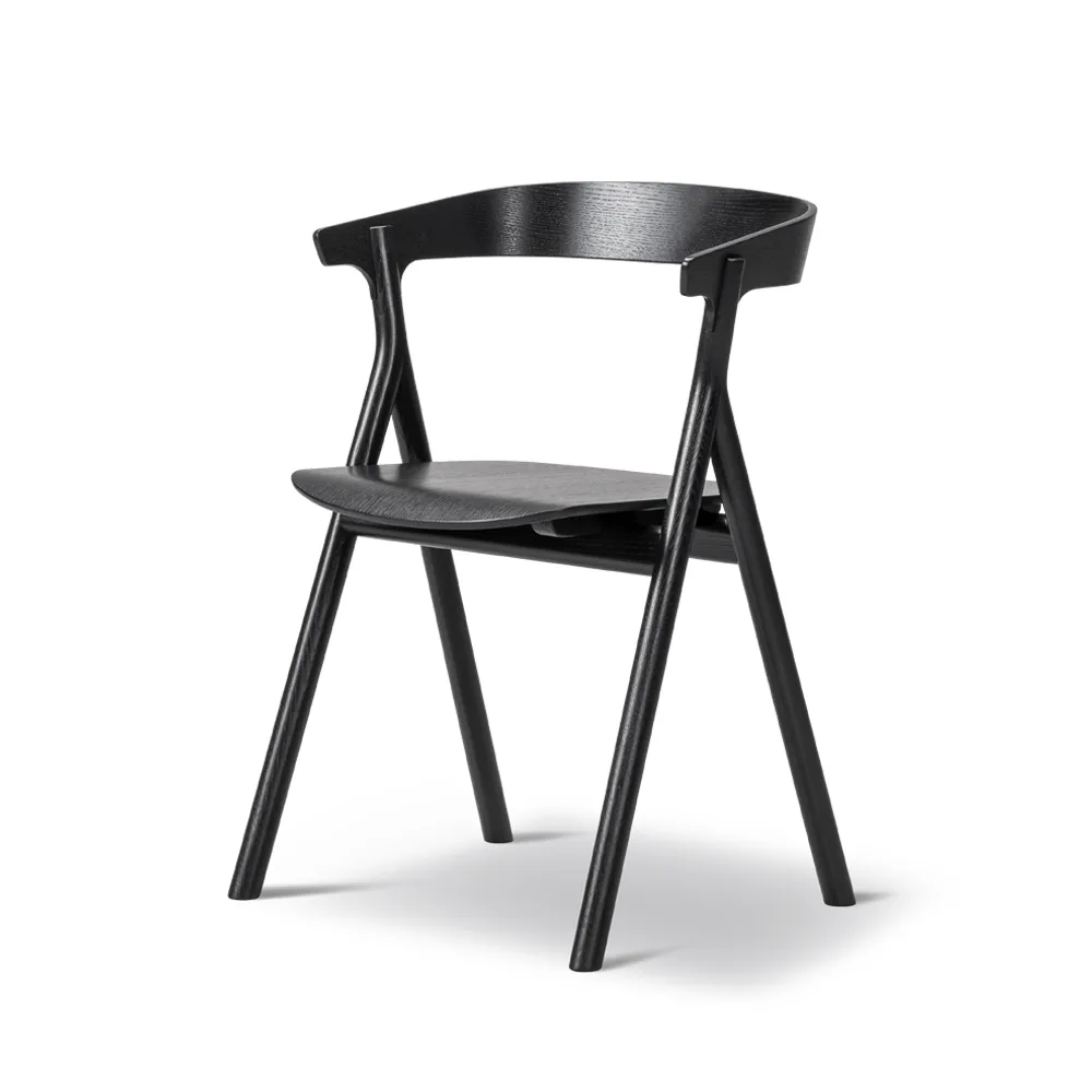 Silla Yksi 3340, Roble lacado negro Fredericia Furniture