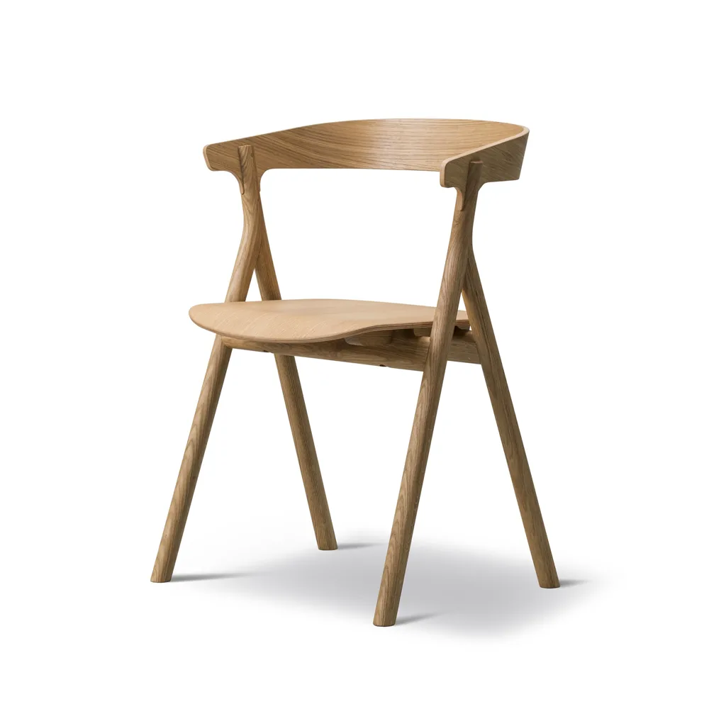 Silla Yksi 3340, Roble lacado Fredericia Furniture