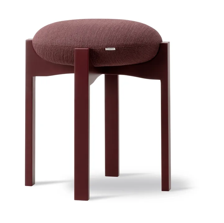 Taburete bajo Pioneer - Odino RC43 burdeos-burdeos haya - Fredericia Furniture
