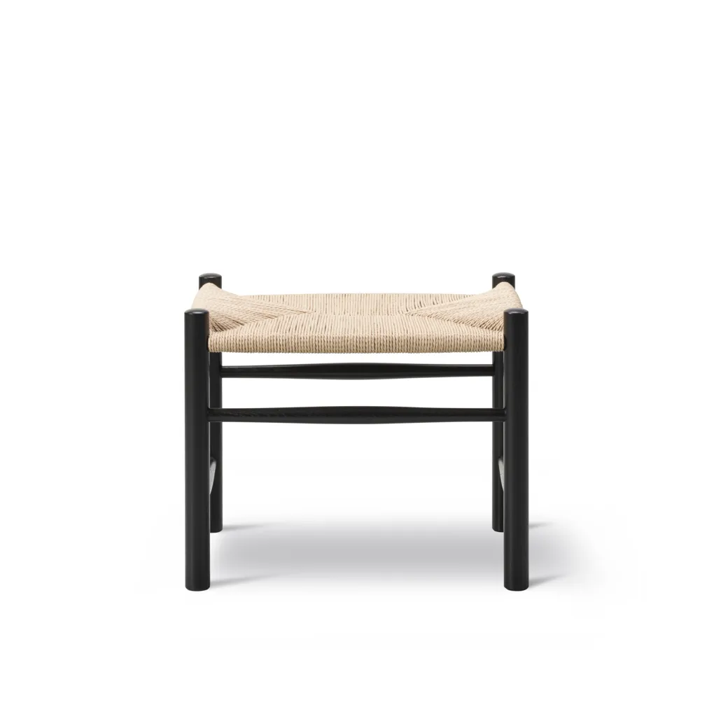 Taburete J16, Natural - roble lacado negro Fredericia Furniture