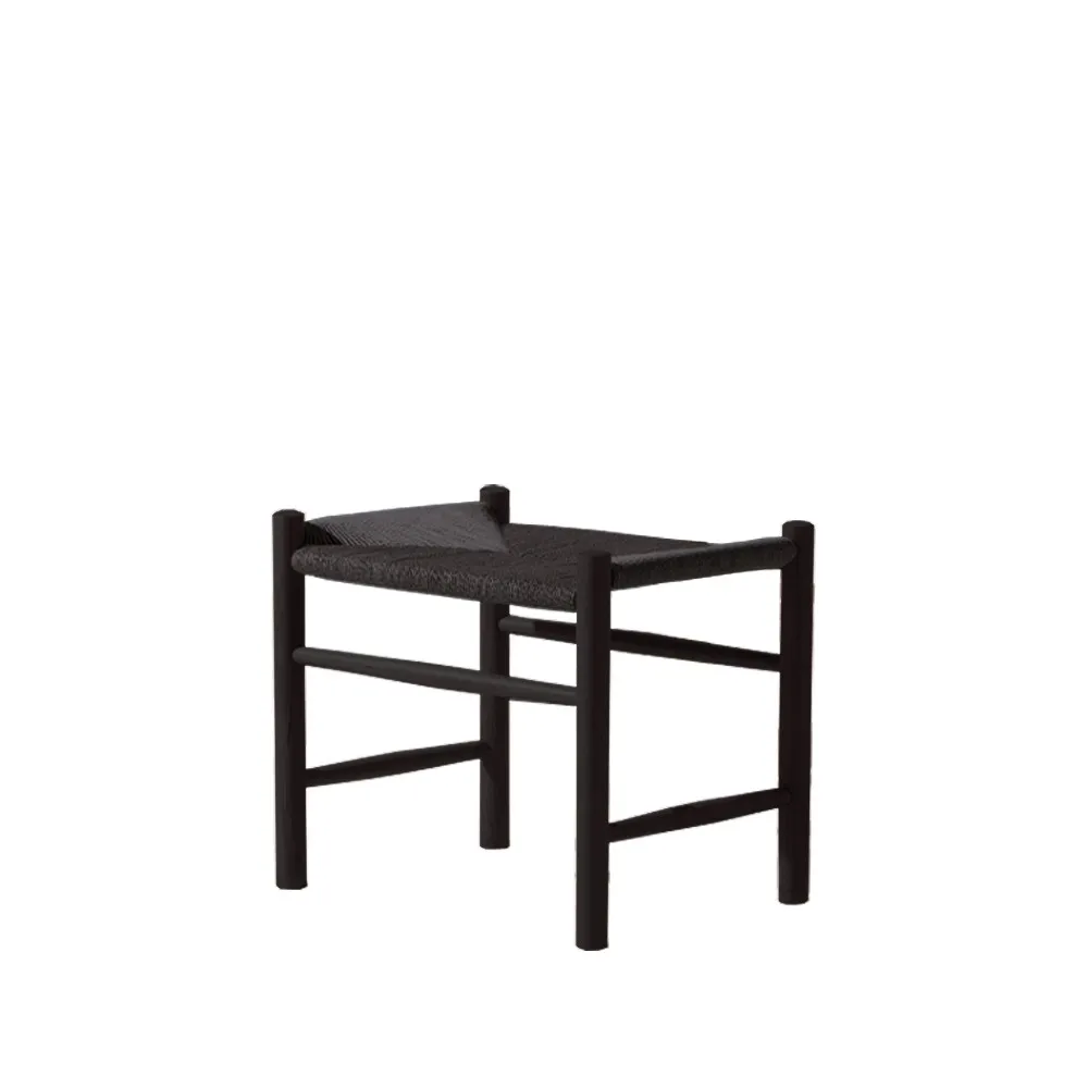 Taburete J16, Negro-roble lacado negro Fredericia Furniture