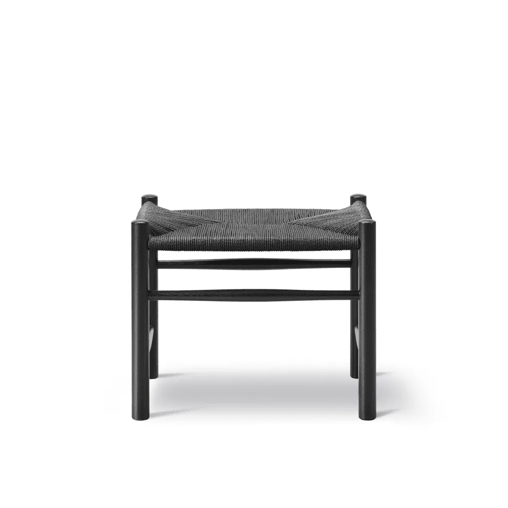 Taburete J16, Negro-roble lacado negro Fredericia Furniture