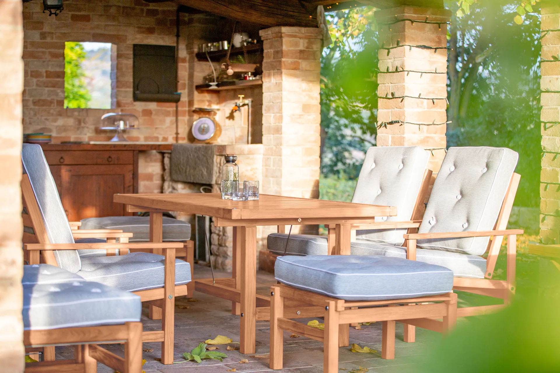 Mesa 62, Redwood, 155×85×65,5 cm Fri Form