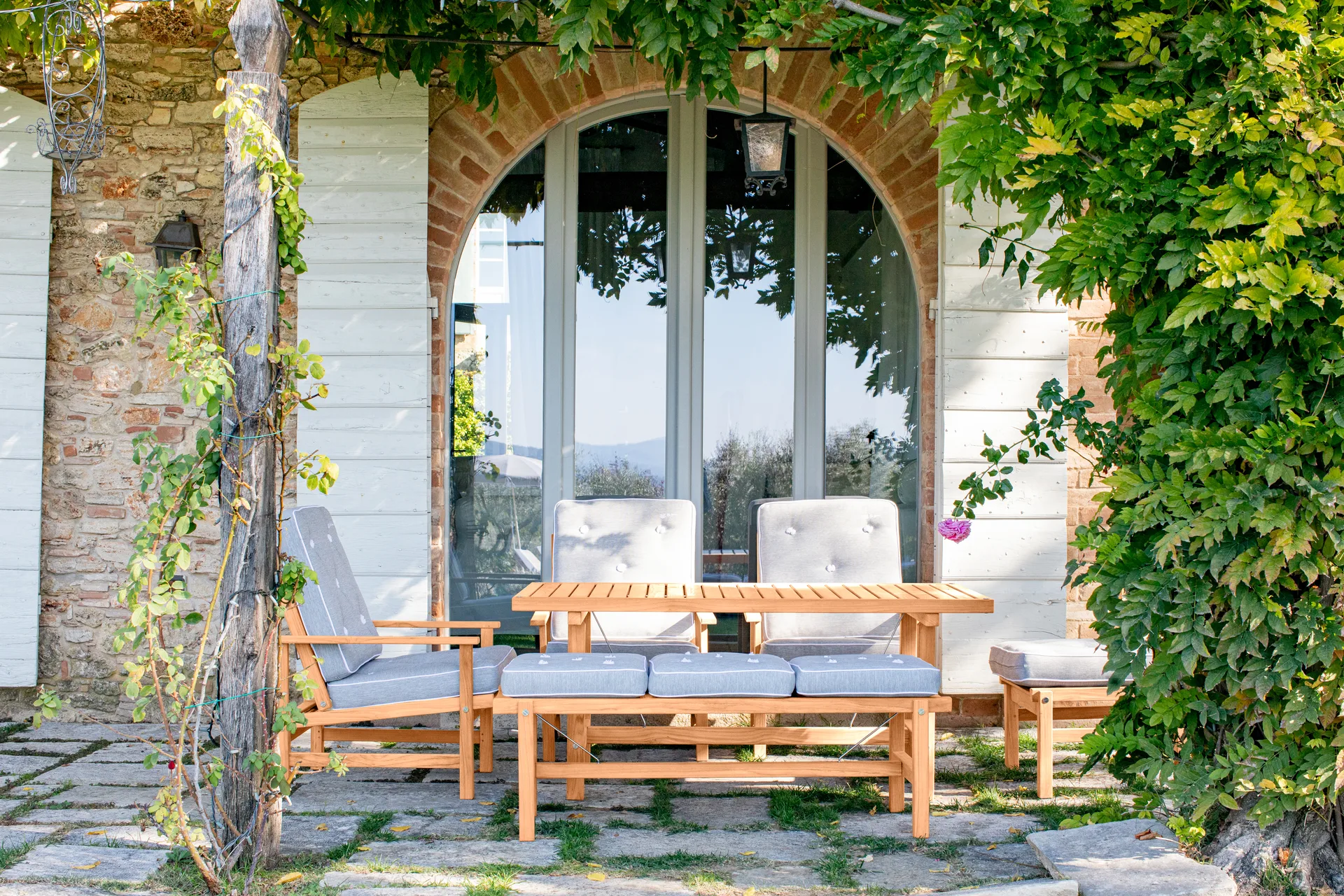 Mesa 62, Redwood, 155×85×65,5 cm Fri Form