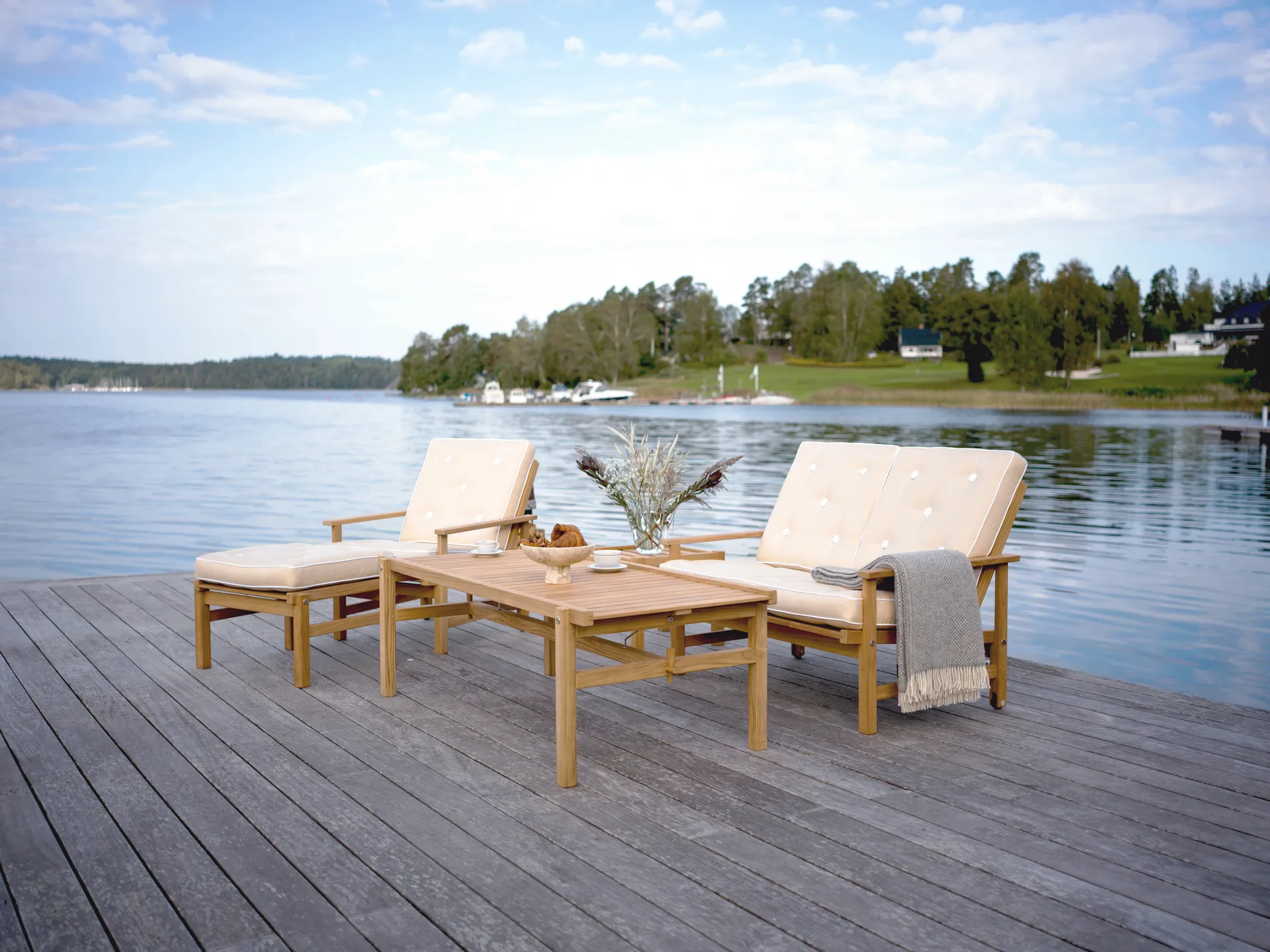 Mesa 63 , Teca, 150×73×51 cm Fri Form