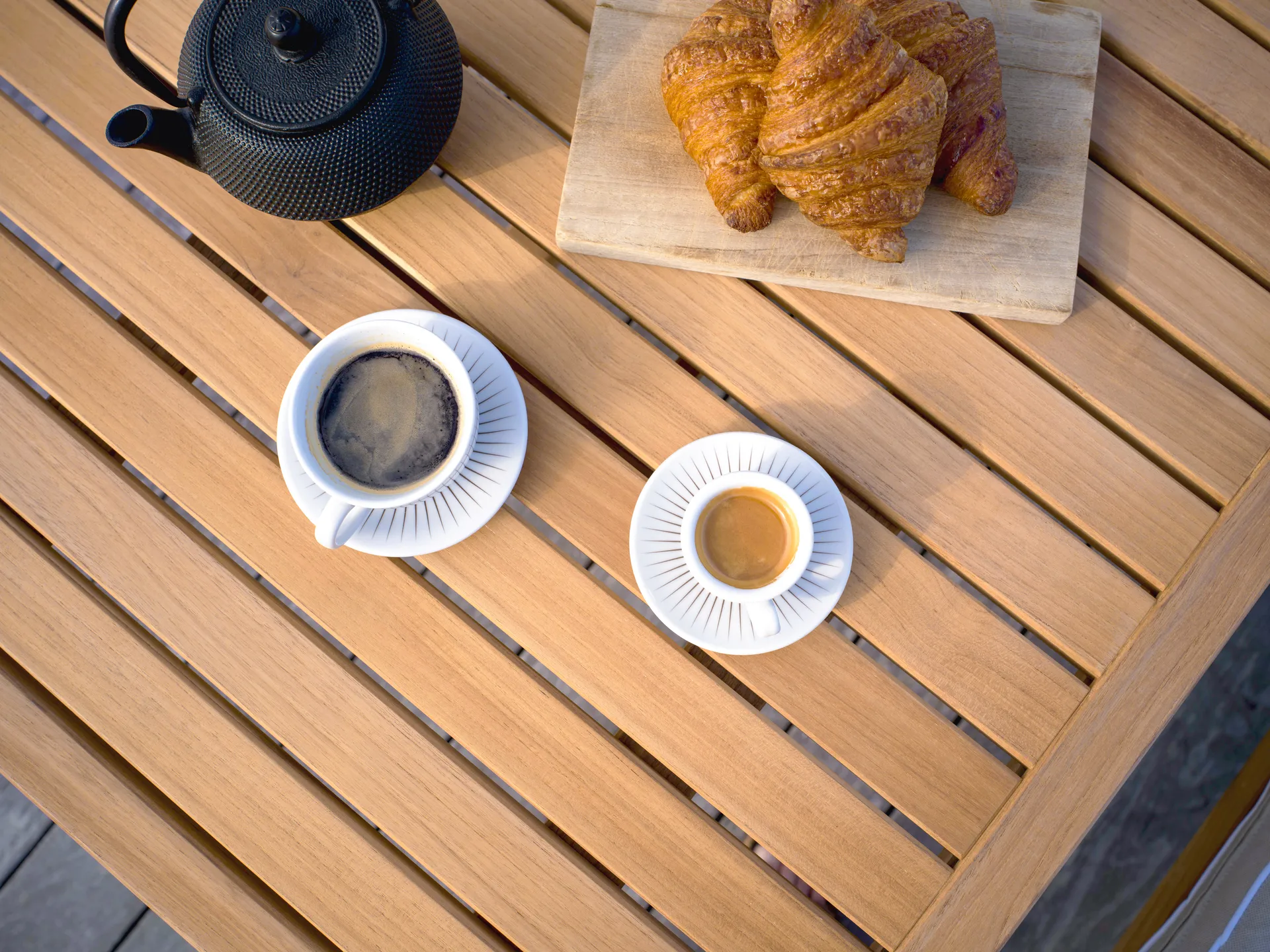 Mesa 65, Teca, 128×120×68 cm Fri Form