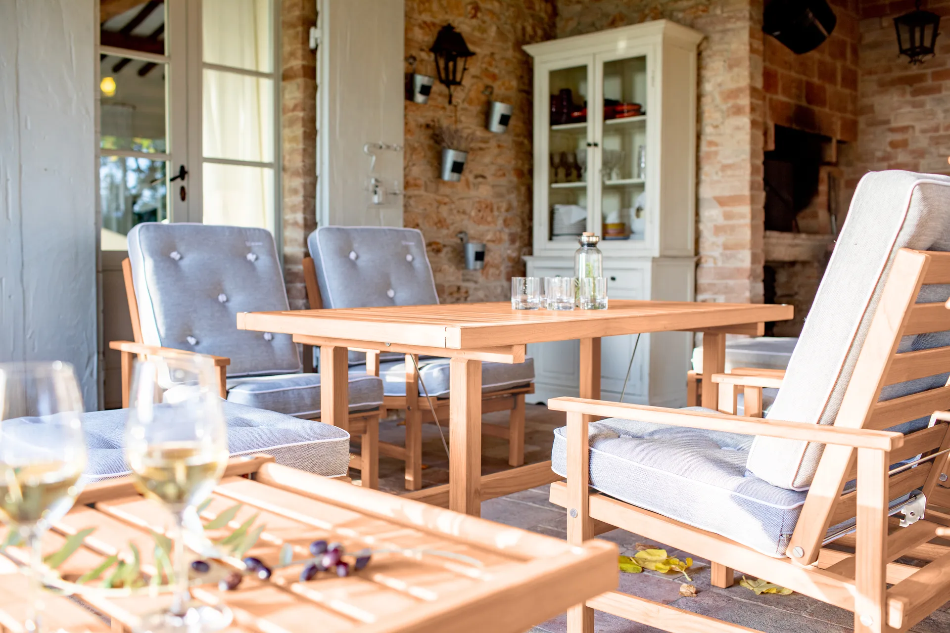 Mesa auxiliar con ruedas 49, Redwood, 48×45 cm Fri Form