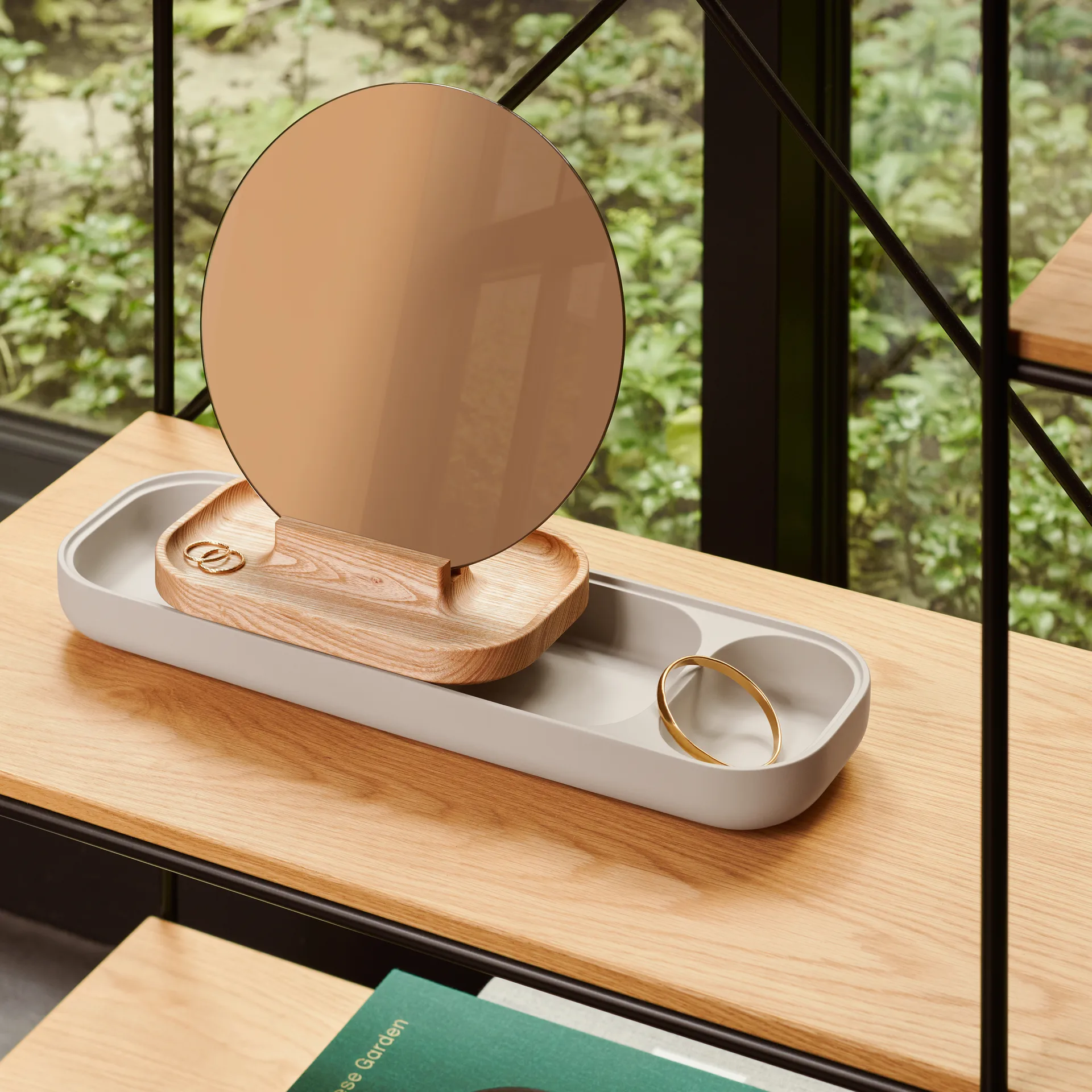 Almacén con espejo Slide, Ask-hormigón Fritz Hansen