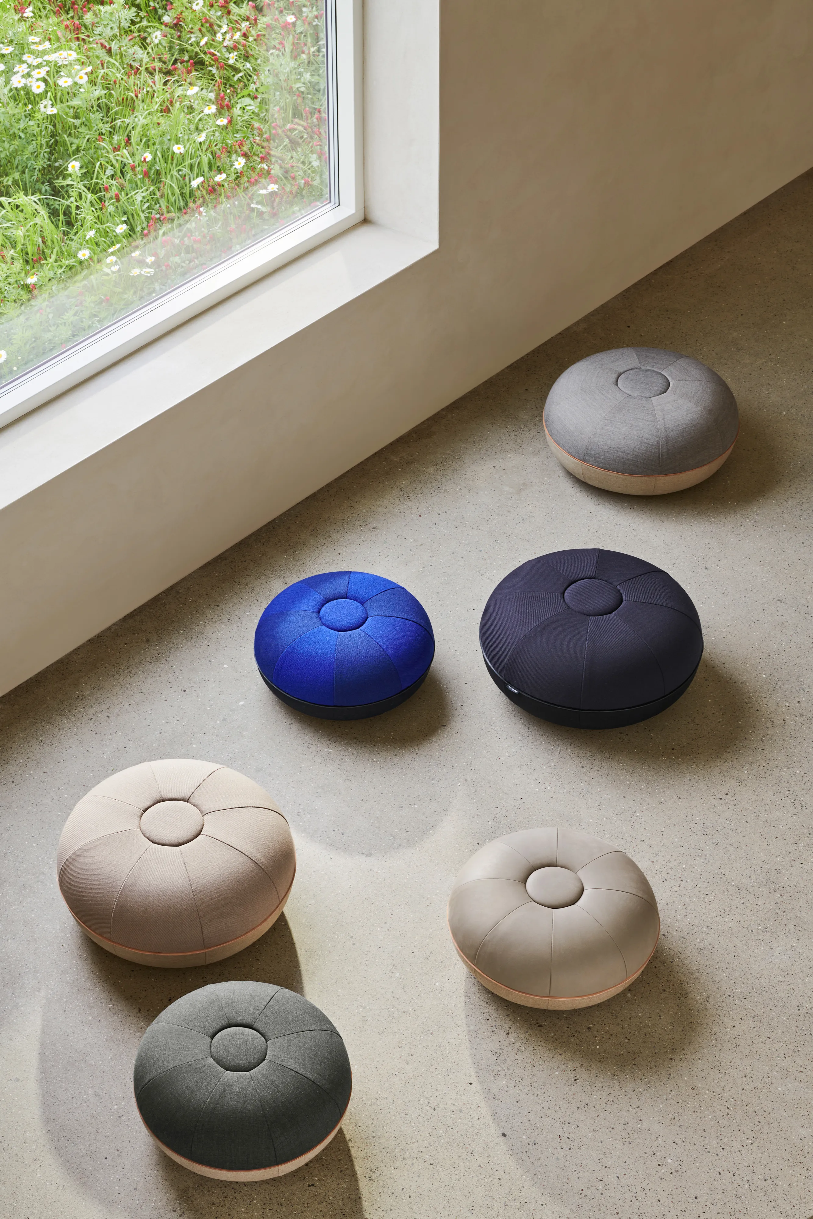 Asiento puff Pouf pequeño | Fritz Hansen | Tienda online